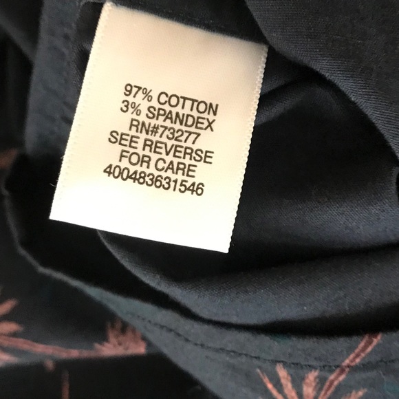 Beautiful Button Down Men’s Shirt - Picture 3 of 4